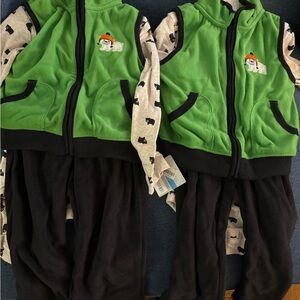 Green and Black Fleece Vest Outfit